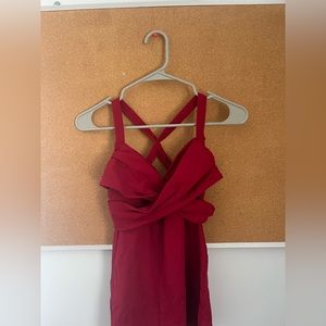 Women’s Lululemon criss cross tank